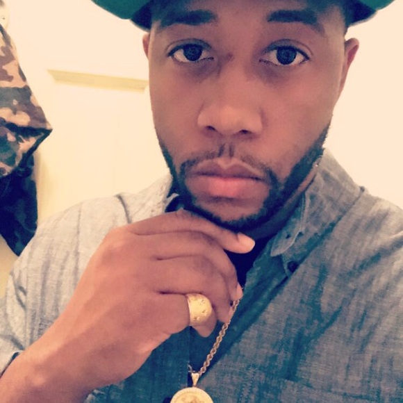 Meet your Posher, Dennis - Picture 1 of 1